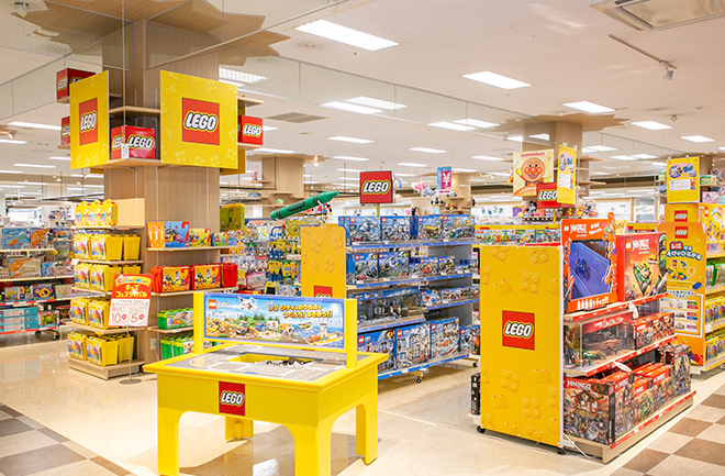 おもちゃ売り場にあるLEGO